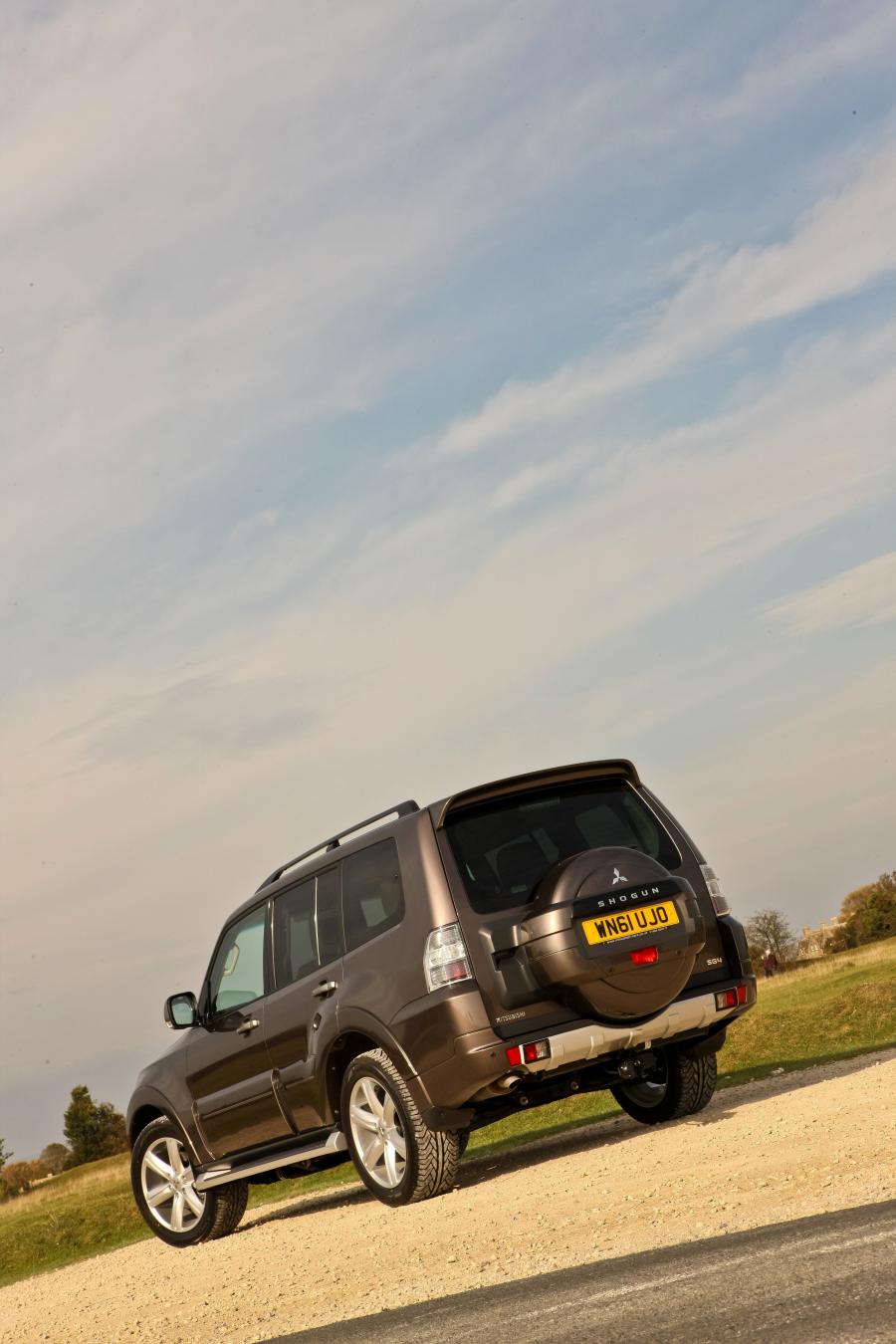  Mitsubishi Shogun 2012 года  (UK) (фото 10 из 17)